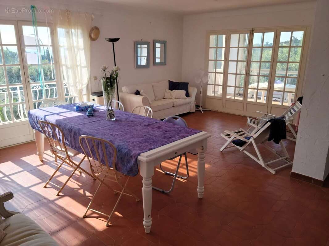 Maison à ROQUEBRUNE-SUR-ARGENS