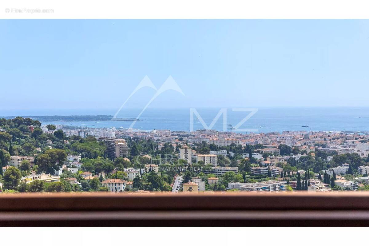 Appartement à LE CANNET