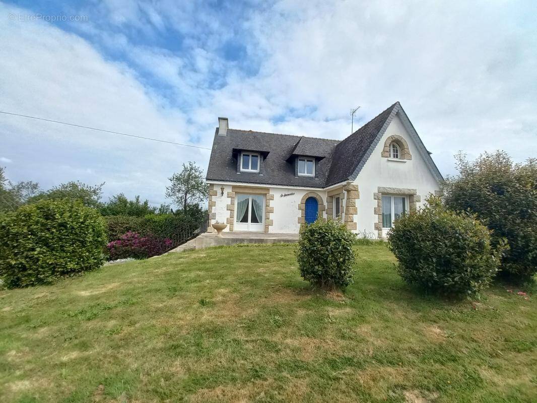 Maison à NEULLIAC