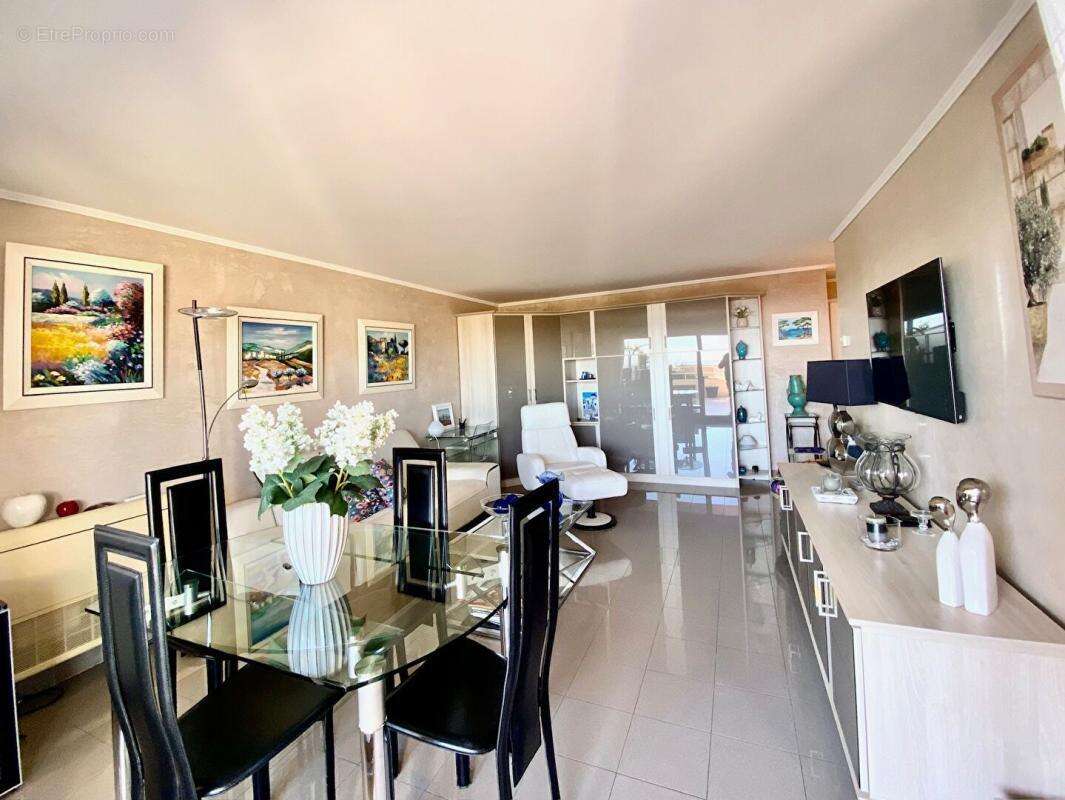 Appartement à MANDELIEU-LA-NAPOULE