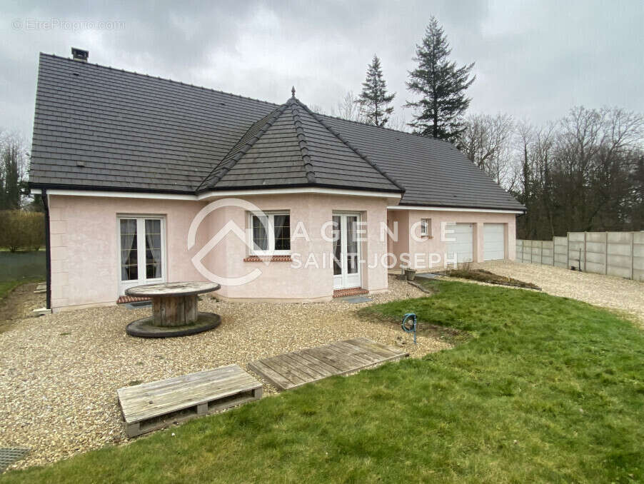 Maison à YERVILLE