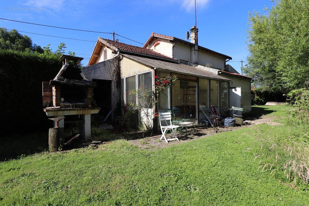 Maison à SAINT-CHERON