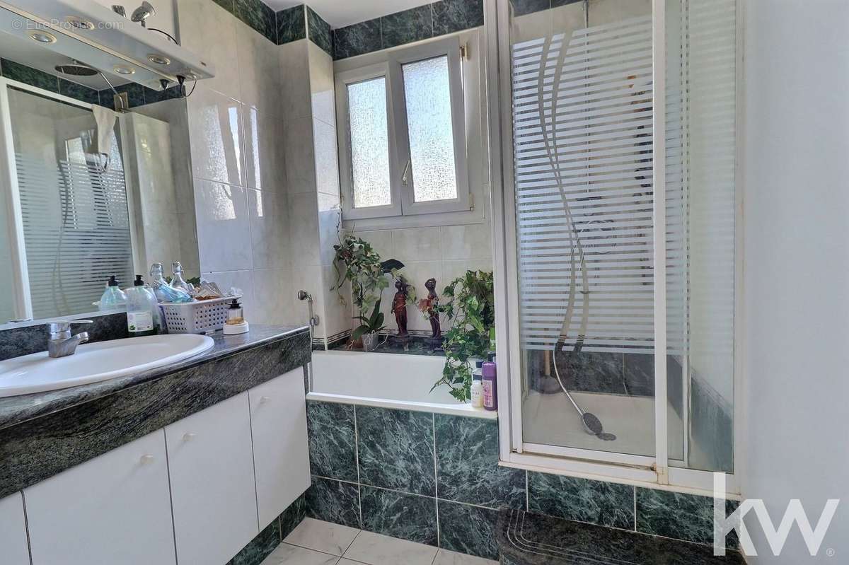Appartement à LA CELLE-SAINT-CLOUD