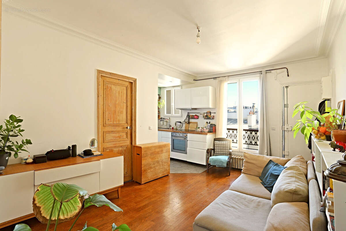 Appartement à PARIS-18E