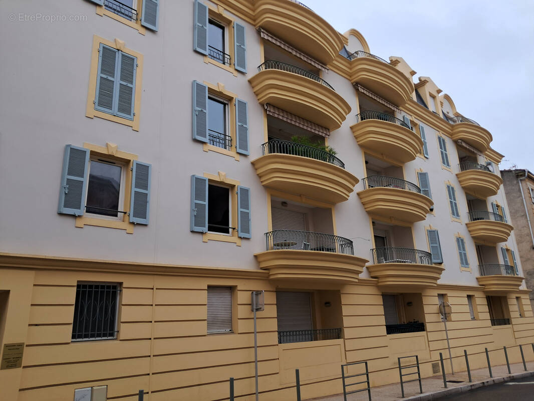 Appartement à HYERES