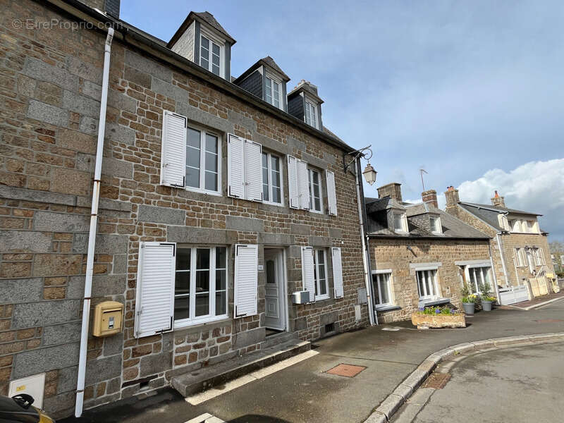 Maison à SAINT-SEVER-CALVADOS