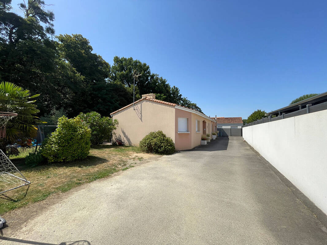 Maison à BOUAYE