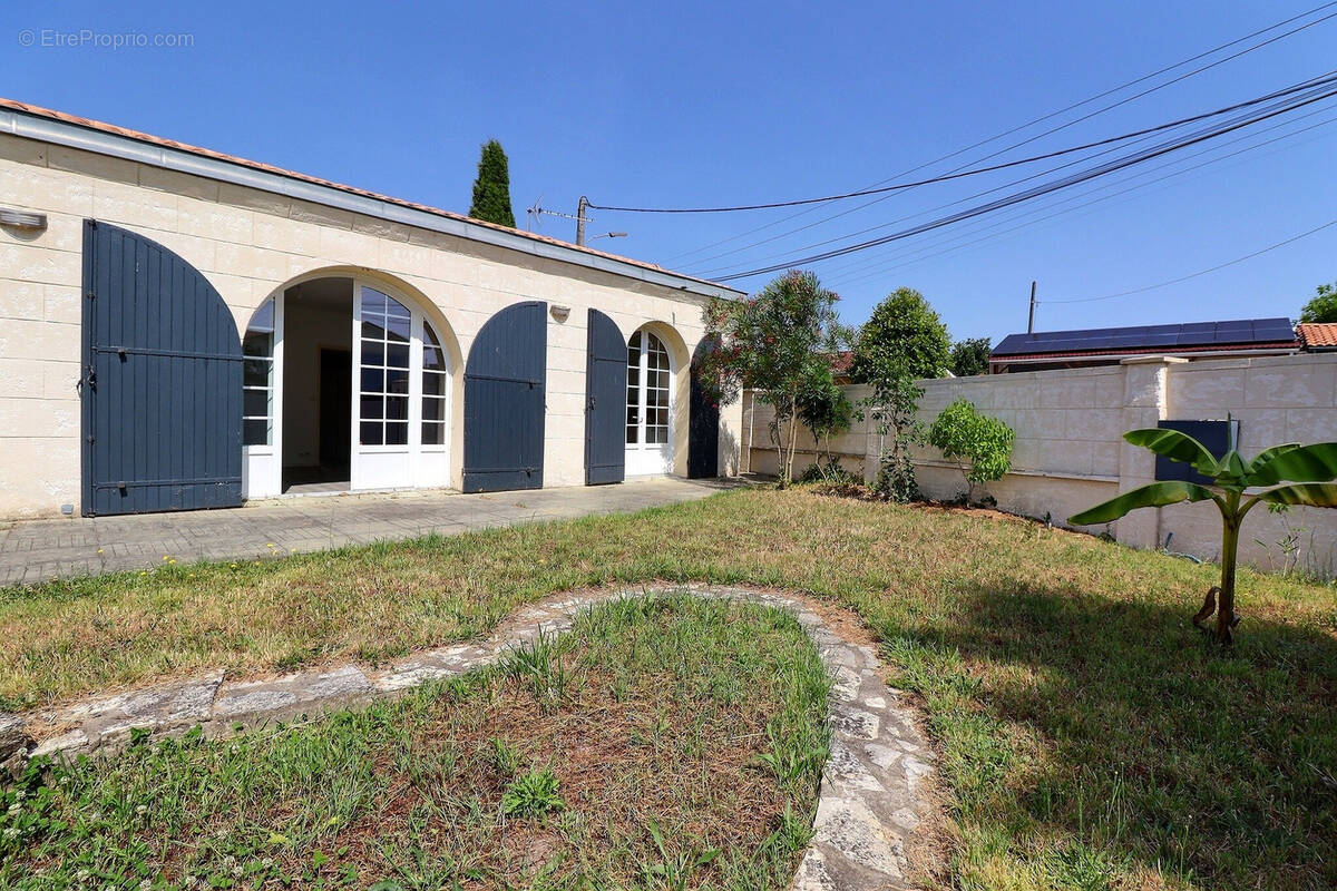 Maison à VILLENAVE-D&#039;ORNON