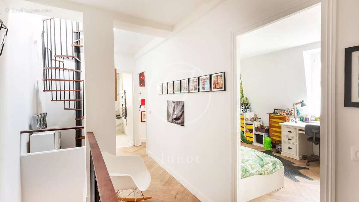 Maison à PARIS-17E