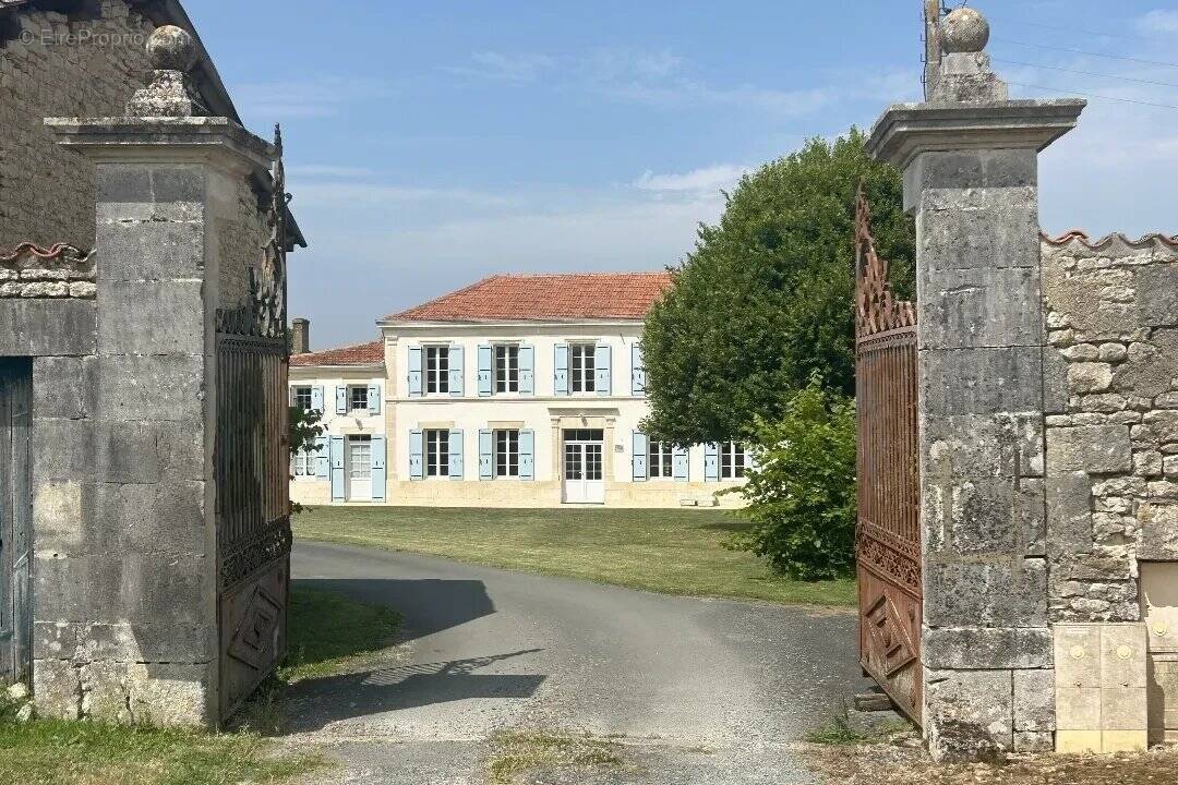 Maison à TONNAY-BOUTONNE