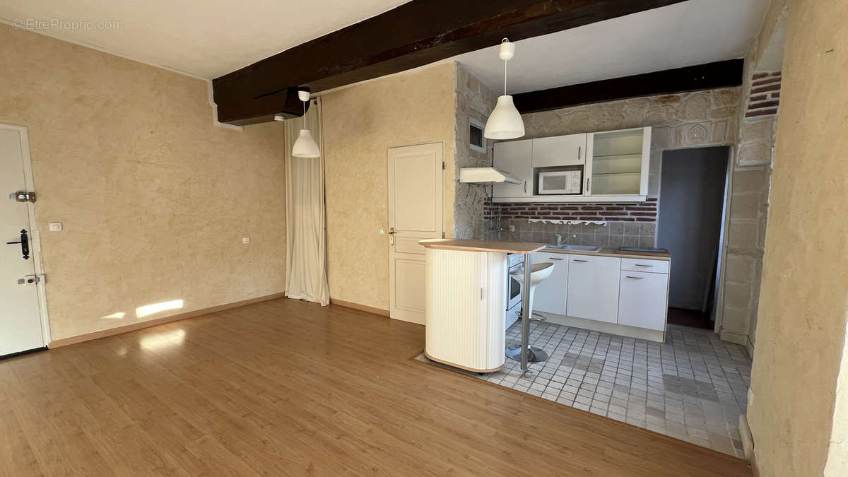 Appartement à NEAUPHLE-LE-CHATEAU