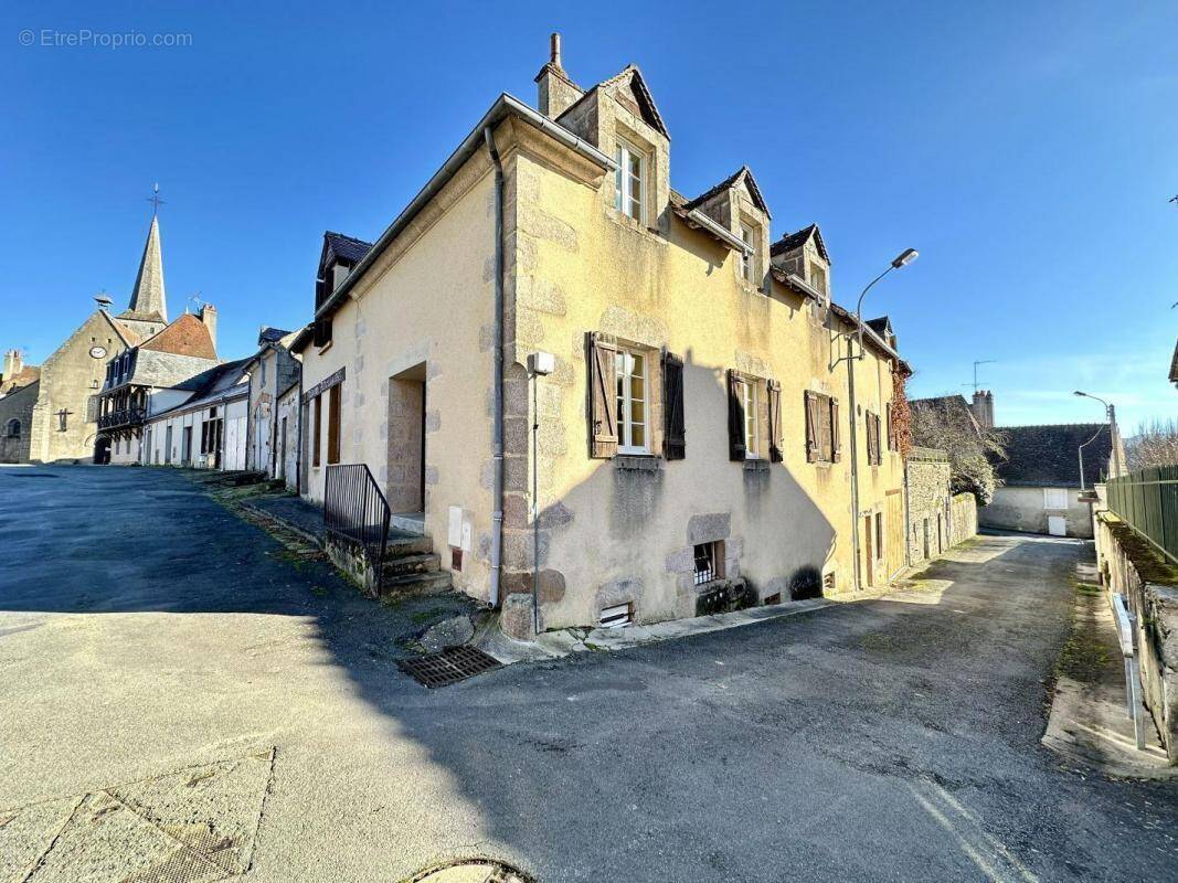 Maison à BOUSSAC