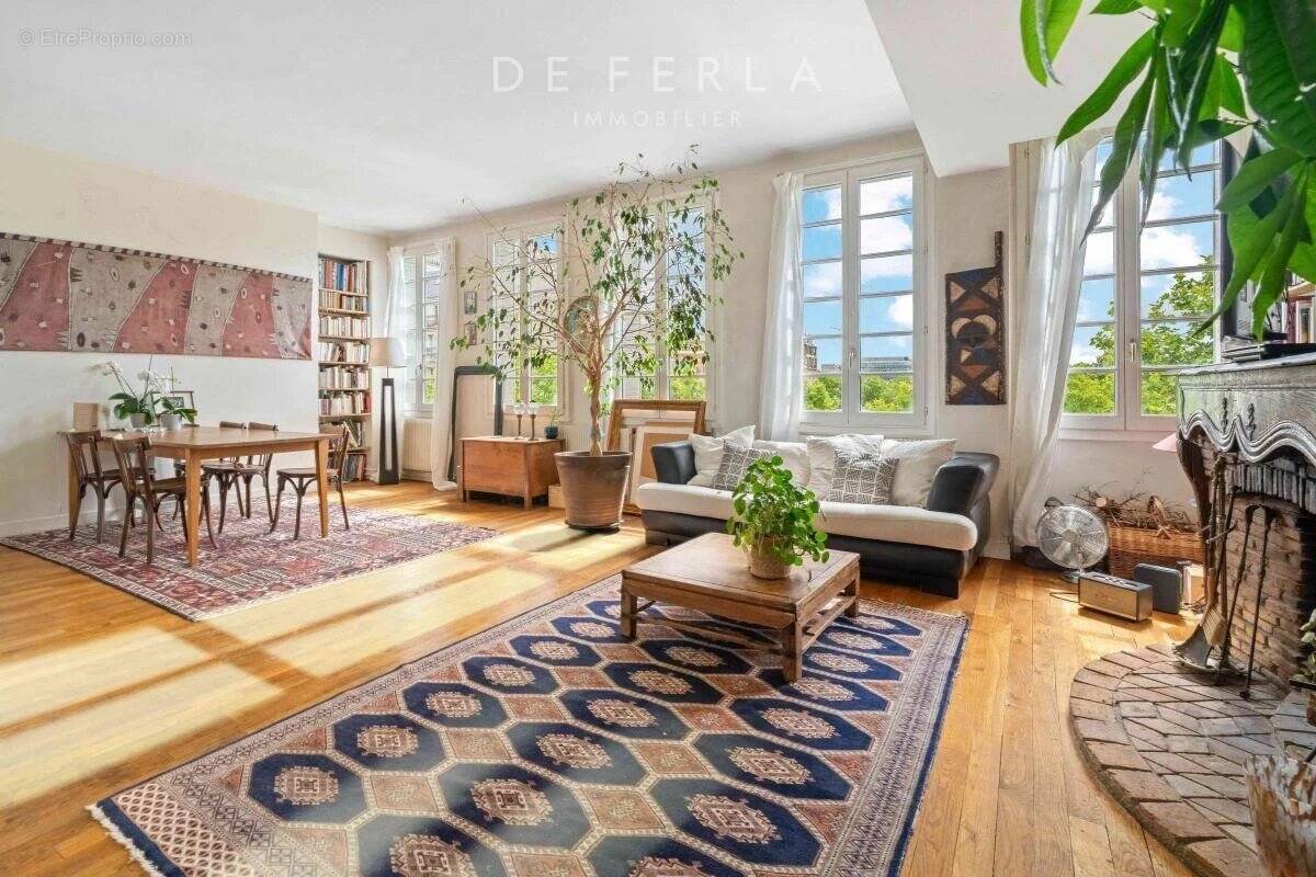 Appartement à PARIS-14E