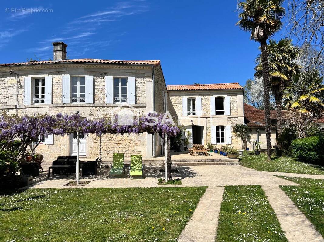 Photo 1 - Maison à CHANIERS