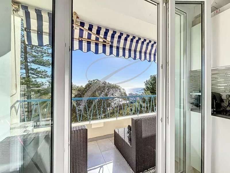 Appartement à ROQUEBRUNE-CAP-MARTIN