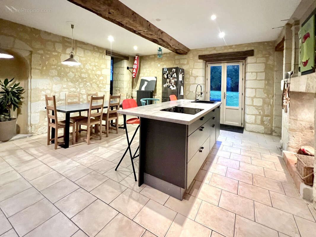 Maison à FONTEVRAUD-L&#039;ABBAYE
