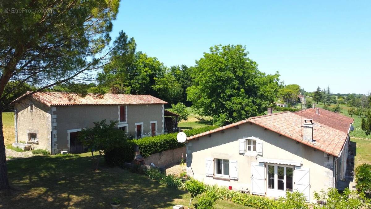 Maison à COURGEAC