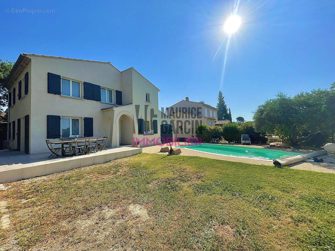 Maison à CHATEAUNEUF-DE-GADAGNE