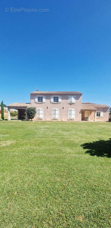 Maison à SAINT-LAURENT-DES-ARBRES