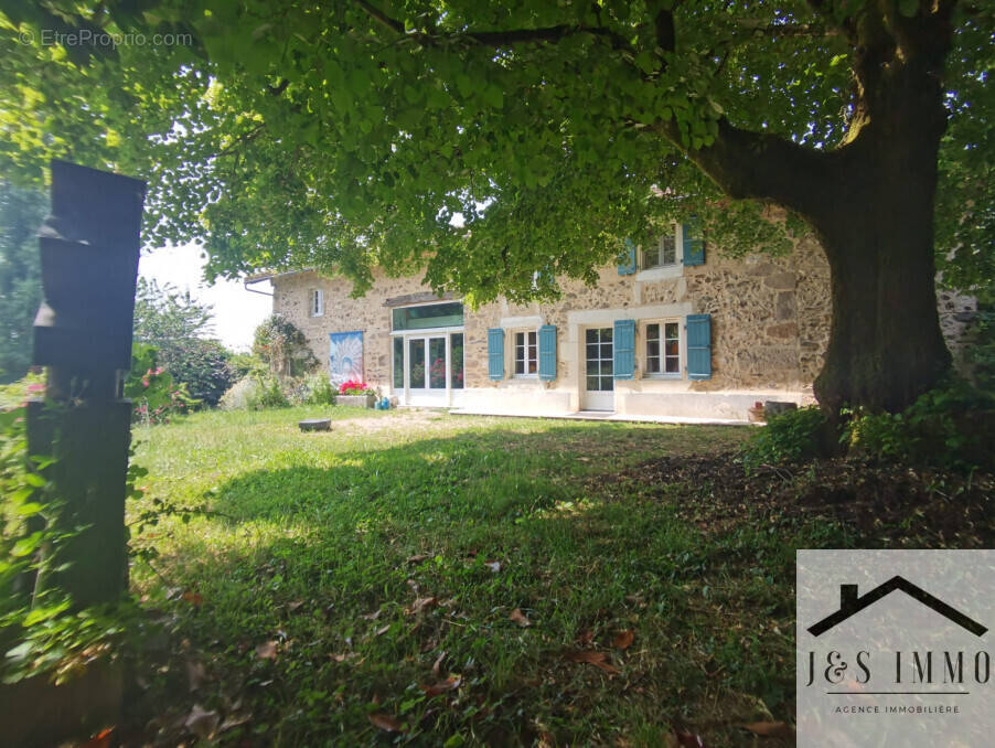 Maison à MAZEROLLES