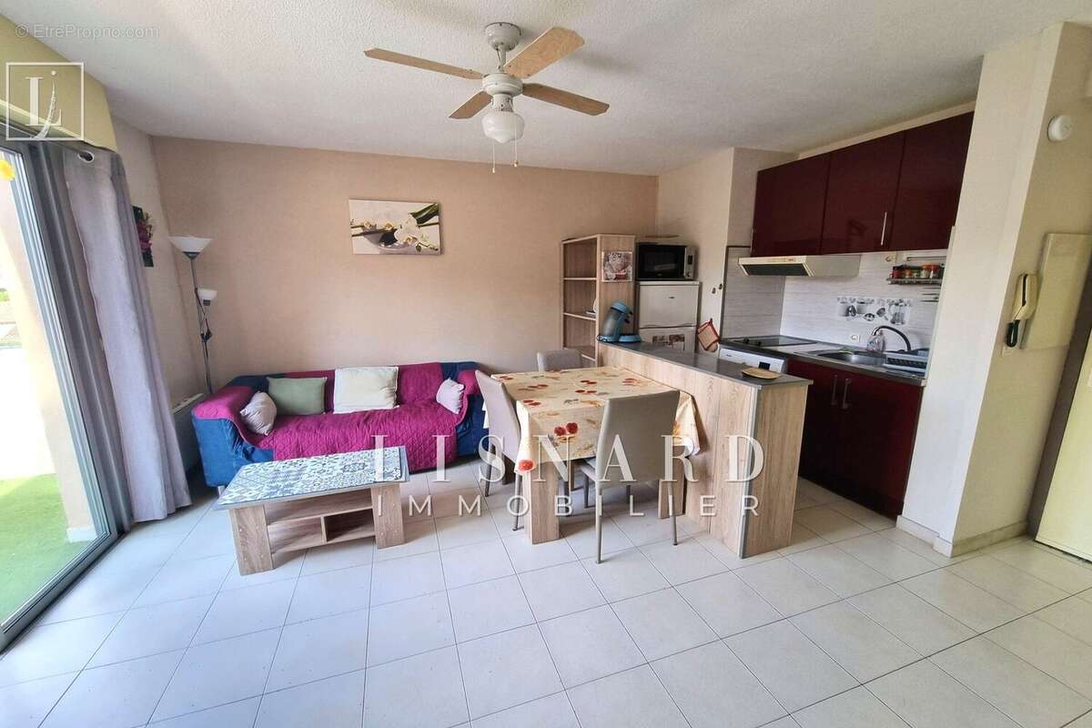Appartement à VALLAURIS