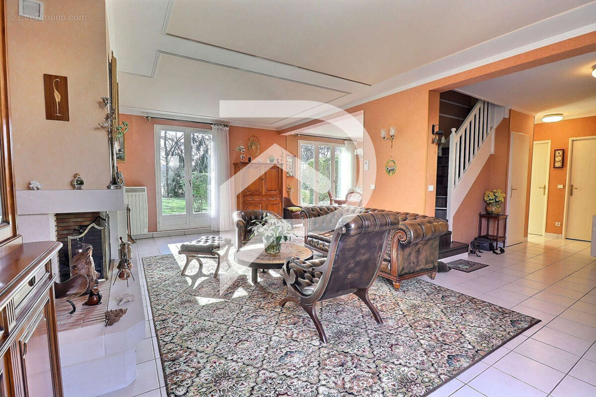 Maison à NEUVILLE-SUR-OISE