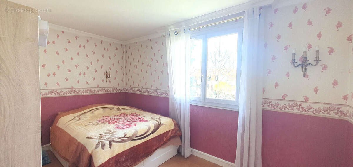 Appartement à L&#039;HAY-LES-ROSES
