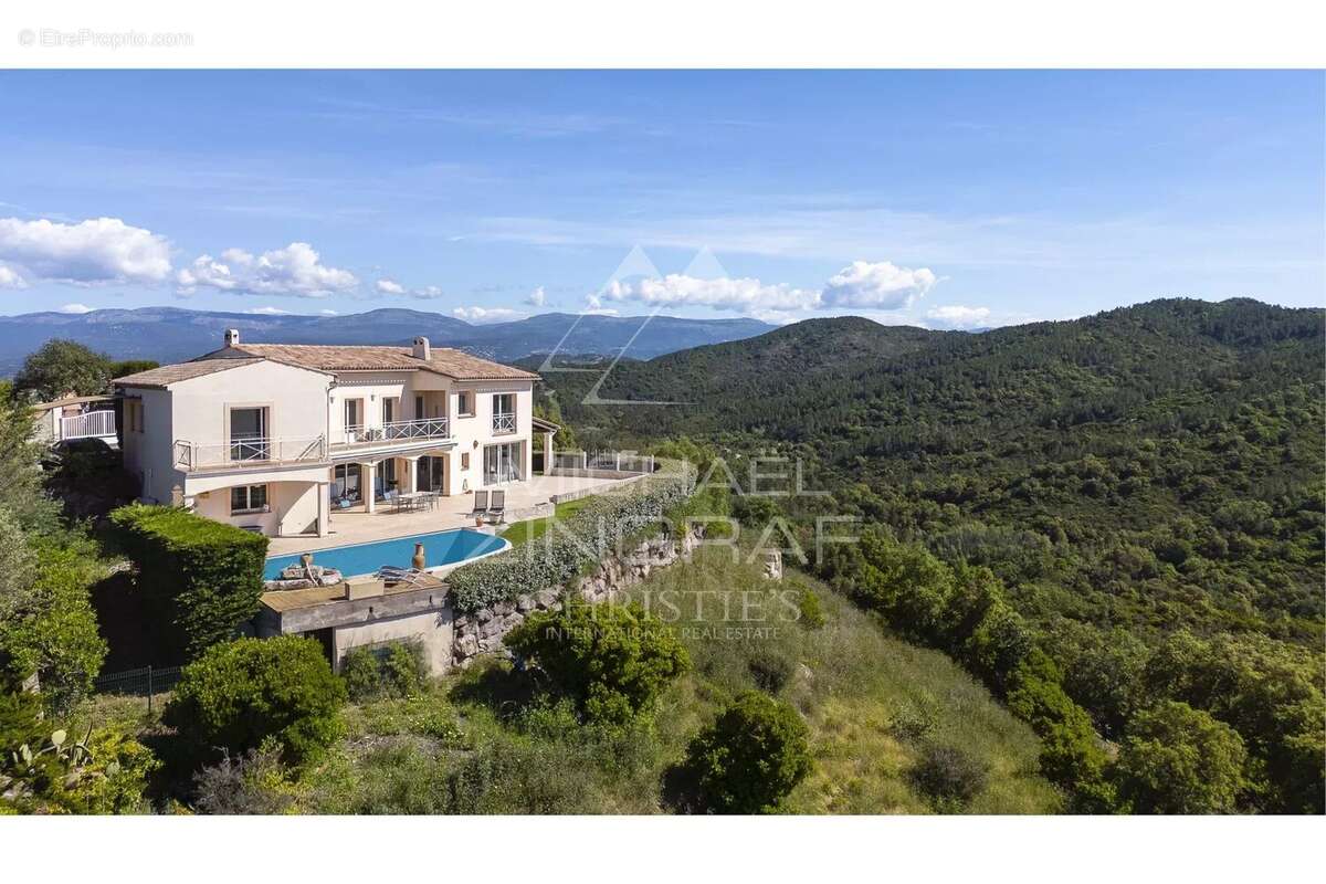 Maison à MANDELIEU-LA-NAPOULE