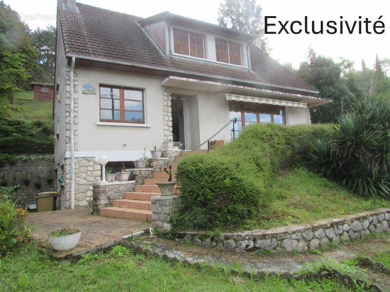 Maison à CHERISY
