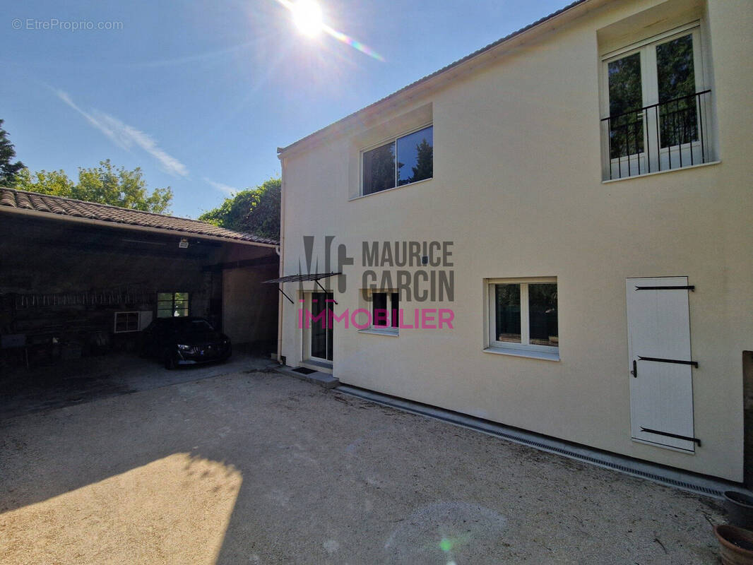 Maison à L&#039;ISLE-SUR-LA-SORGUE