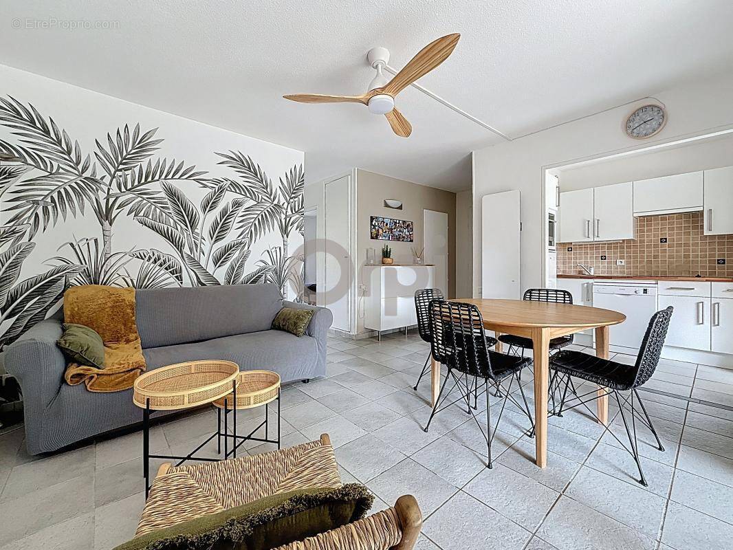 Appartement à ROQUEBRUNE-SUR-ARGENS