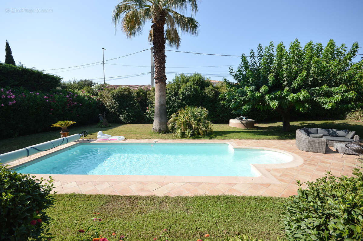 Maison à ROQUEBRUNE-SUR-ARGENS