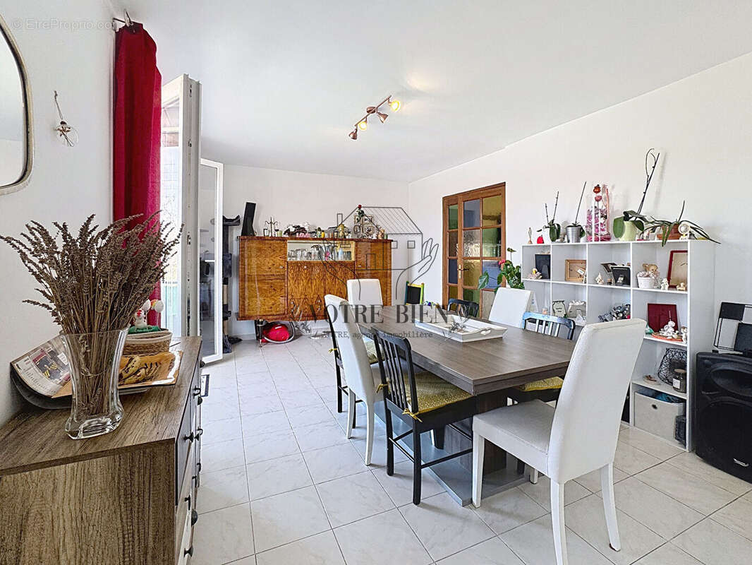 Appartement à VINON-SUR-VERDON