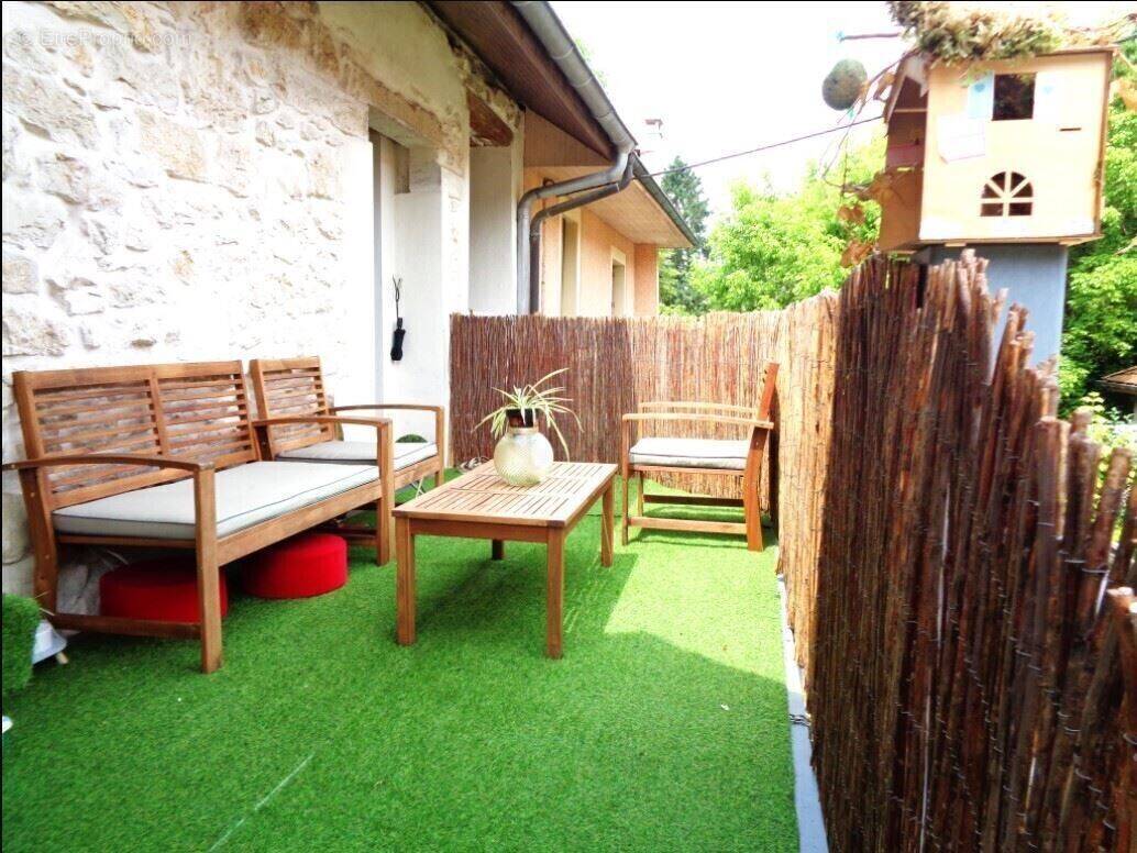 Appartement à ENTRE-DEUX-GUIERS