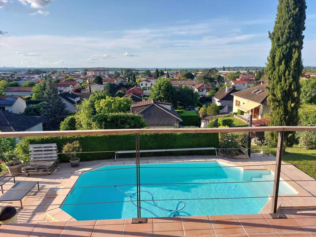 Photo 1 - Maison à SAINT-BONNET-DE-MURE