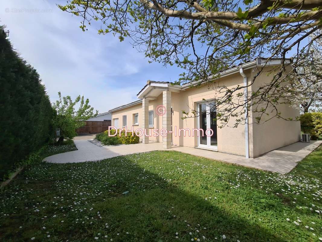 Maison à AMBARES-ET-LAGRAVE
