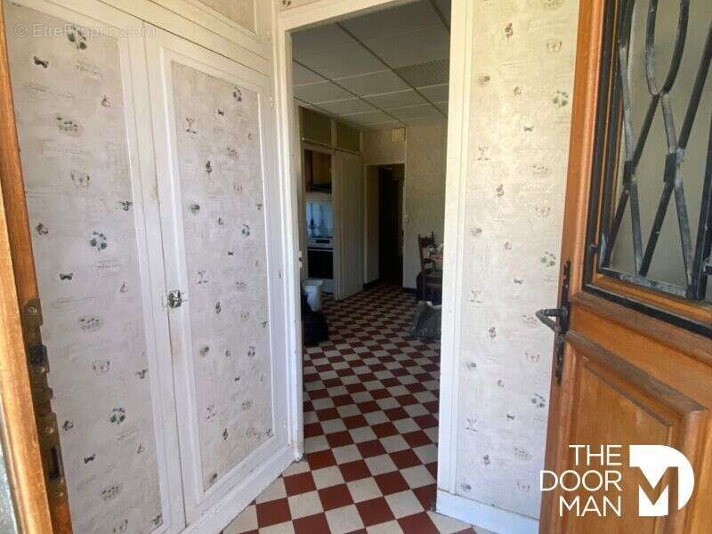 Maison à LA QUEUE-LES-YVELINES