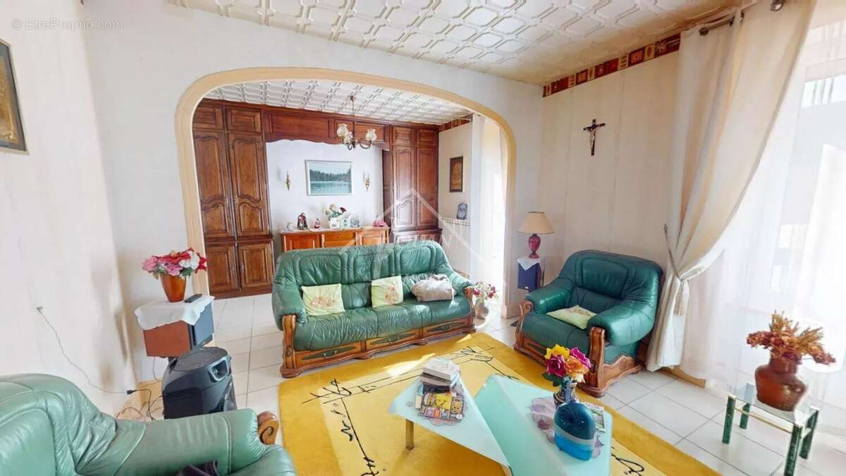 Maison à COSNE-D&#039;ALLIER