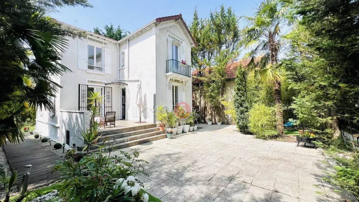 Maison à VILLEMOMBLE