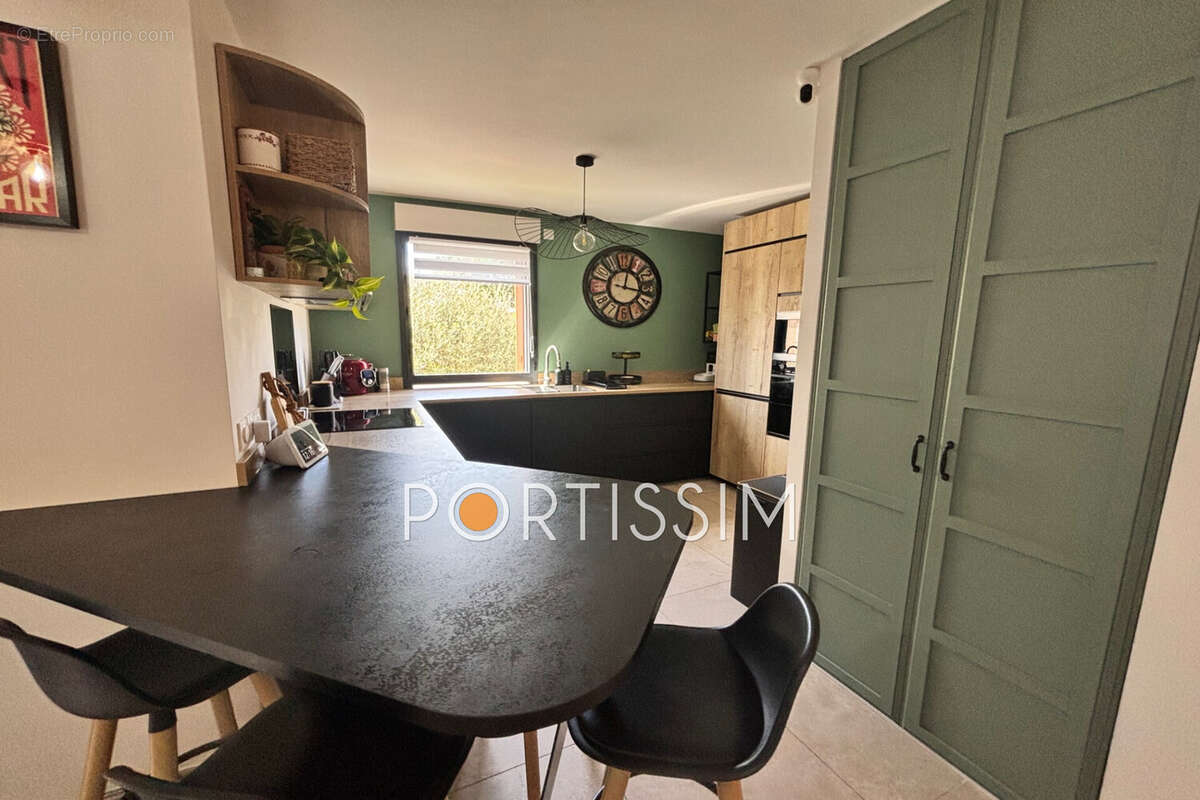Appartement à VALLAURIS