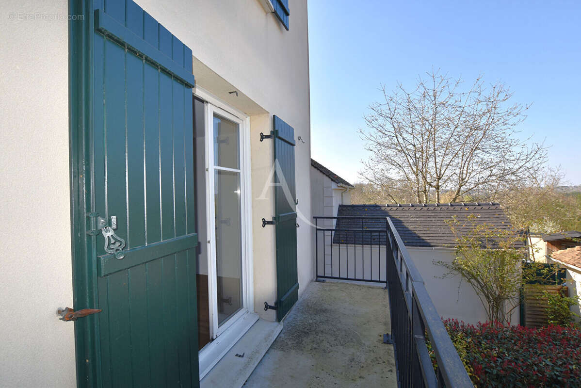 Appartement à COMBS-LA-VILLE