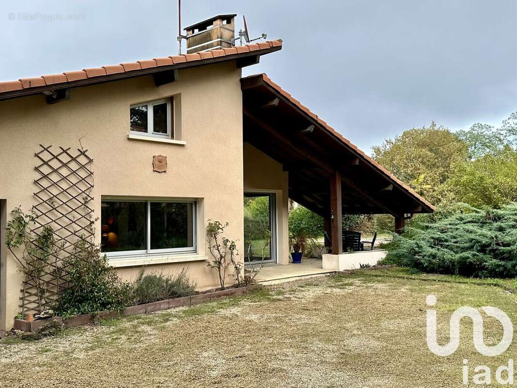 Photo 2 - Maison à UCHACQ-ET-PARENTIS