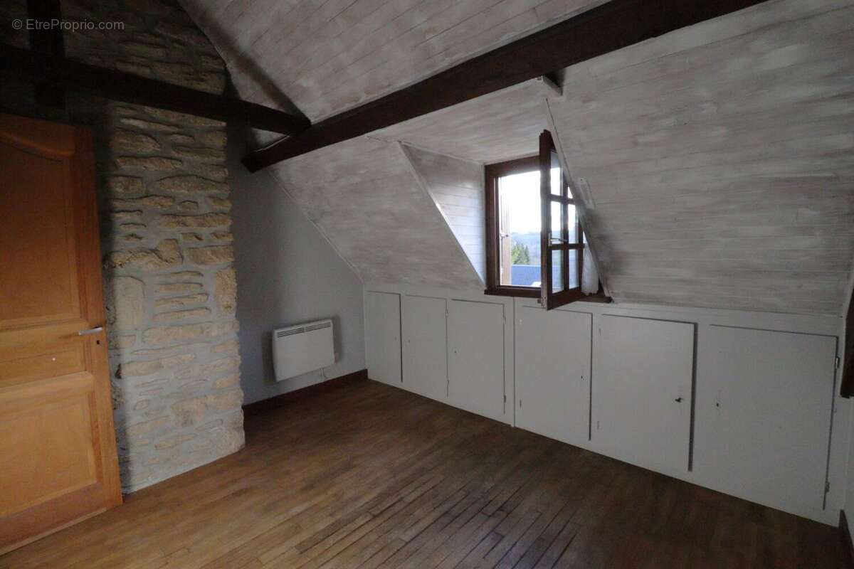 Maison à TREIGNAC