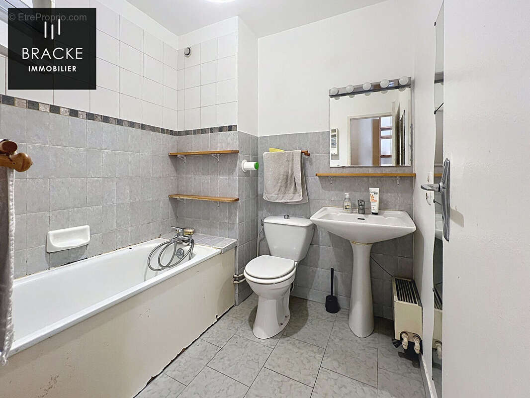 Appartement à COURBEVOIE