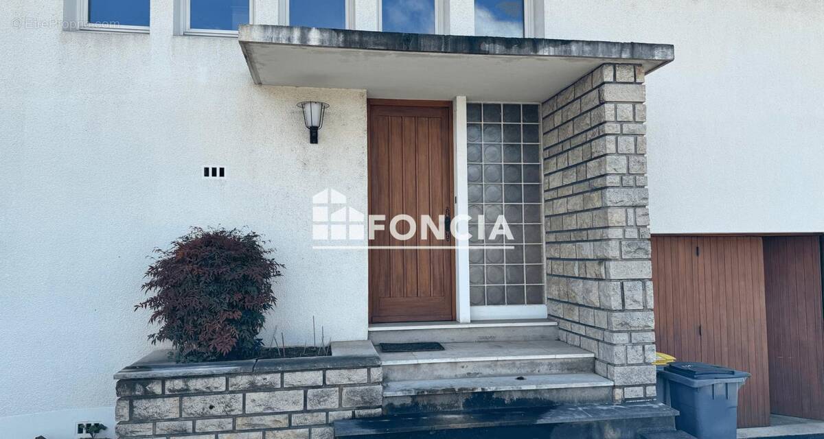 Maison à VIRIAT