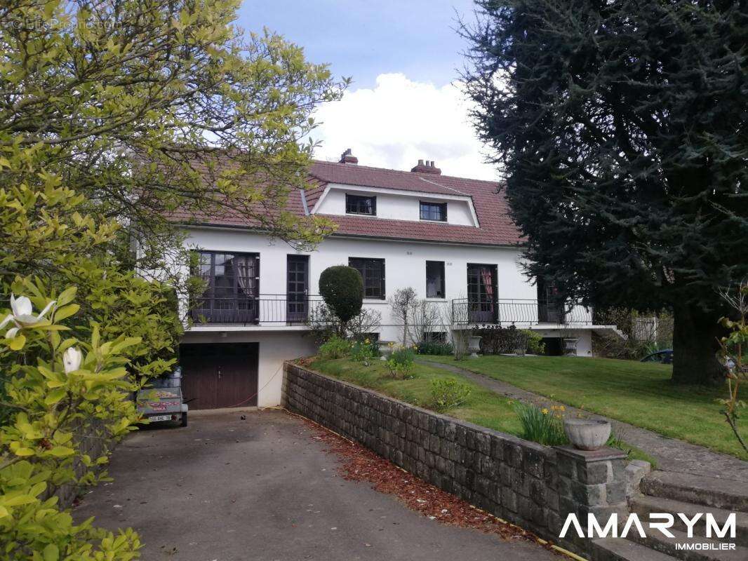 Maison à GREGES