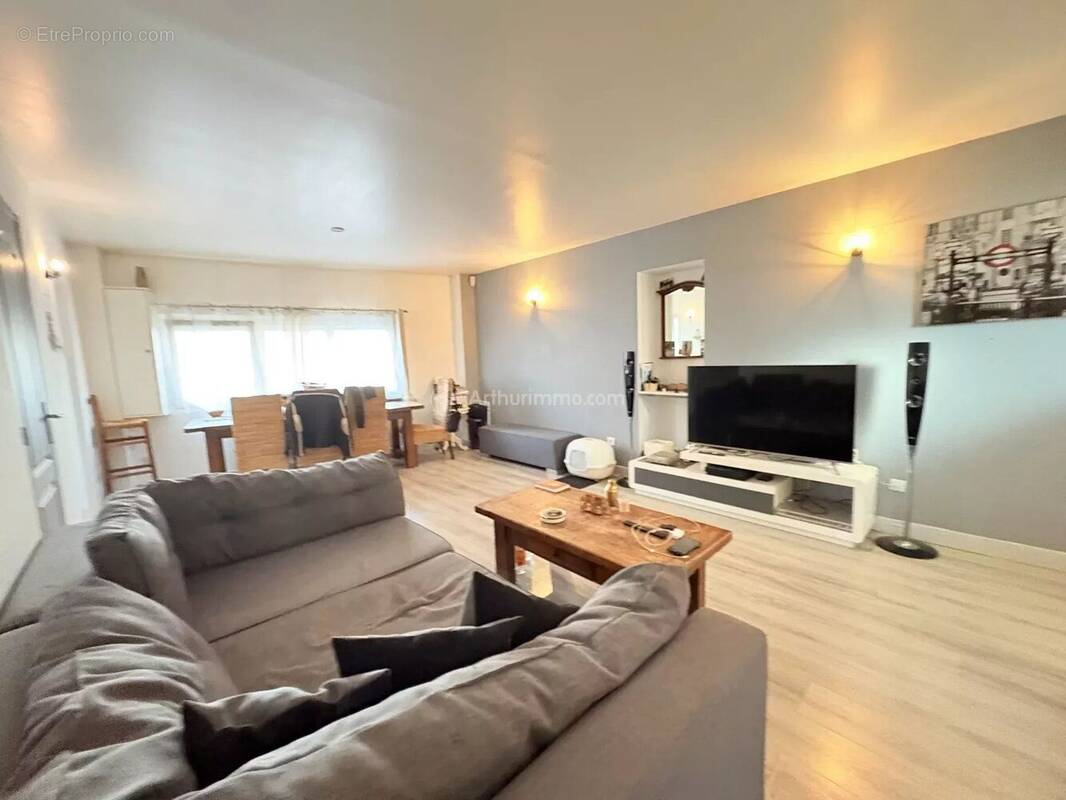 Appartement à FONTENAY-TRESIGNY