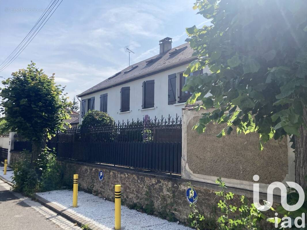 Photo 1 - Maison à GAGNY