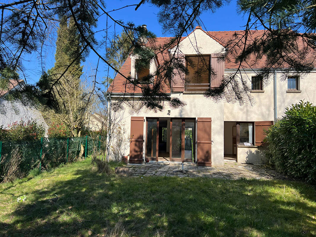 Maison à SAINT-NOM-LA-BRETECHE