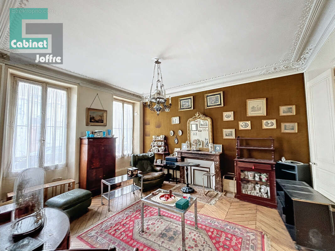 Maison à FONTAINEBLEAU